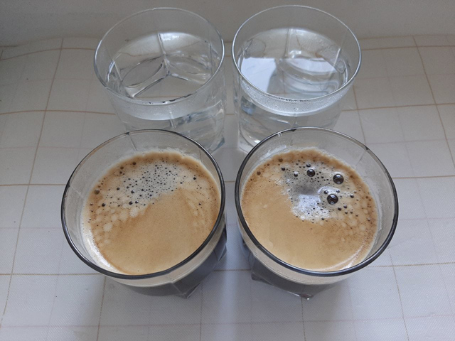Как ВСТАВИТЬ капсулу в кофемашину и ДОСТАТЬ ее